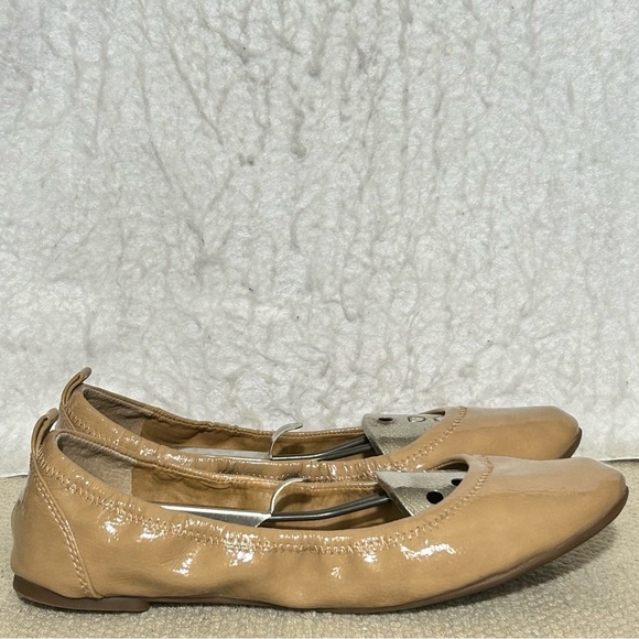 Lucky Brand Womens Tan Emmie Ballet Flat Bendable SlipOn Shoes SZ EU 38.5 US 8.5 - Picture 1 of 12